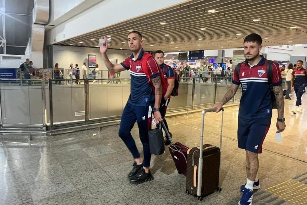 Jogadores embarcaram na manhã desta terça. | Foto: Lucas Catrib/SVM