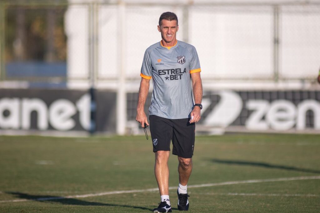 Mancini comandou seu primeiro treino em Porangabuçu. | Foto: Felipe Santos/Cearasc