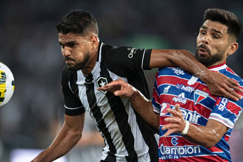 Duelo contra o Botafogo era pra ter acontecido na semana da final da sula. | Foto: Jorge Rodrigues/AGIF