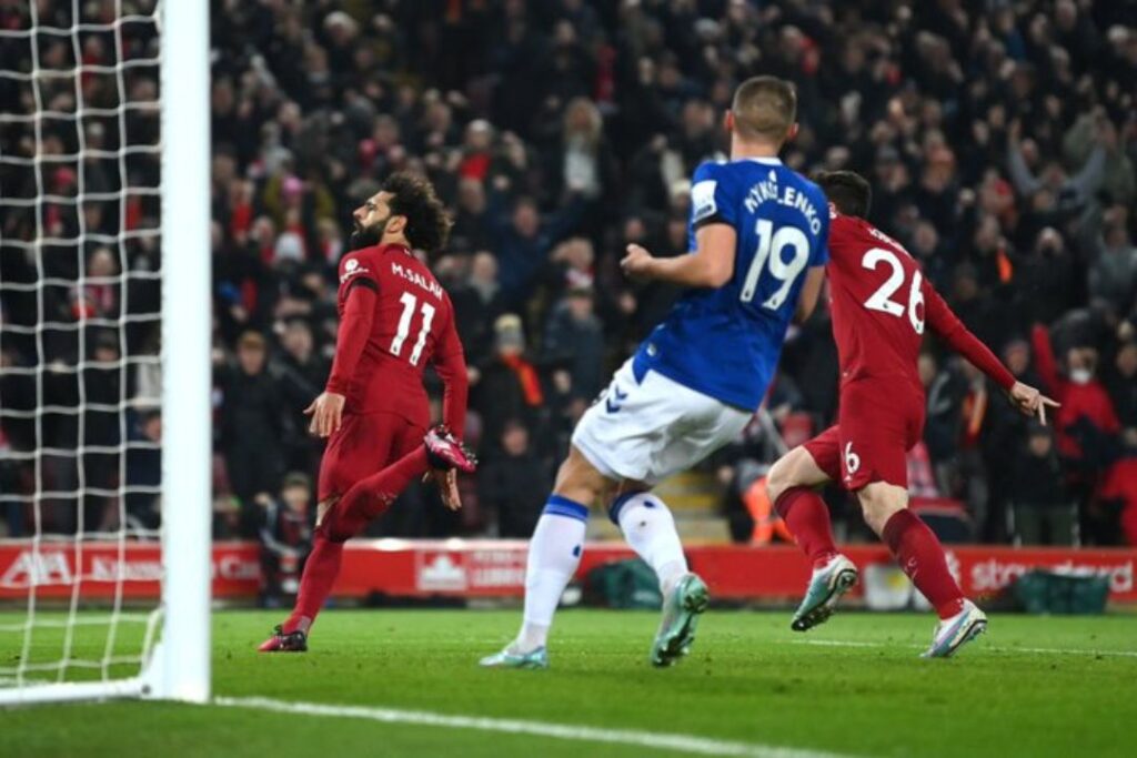 Salah marcou os dois gols da partida. | Foto: Paul Ellis/AFP