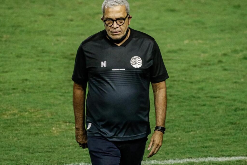 Técnico pediu demissão após relação ruim com diretoria. | Foto: Wilson Castro/W9 Press/Gazeta Press