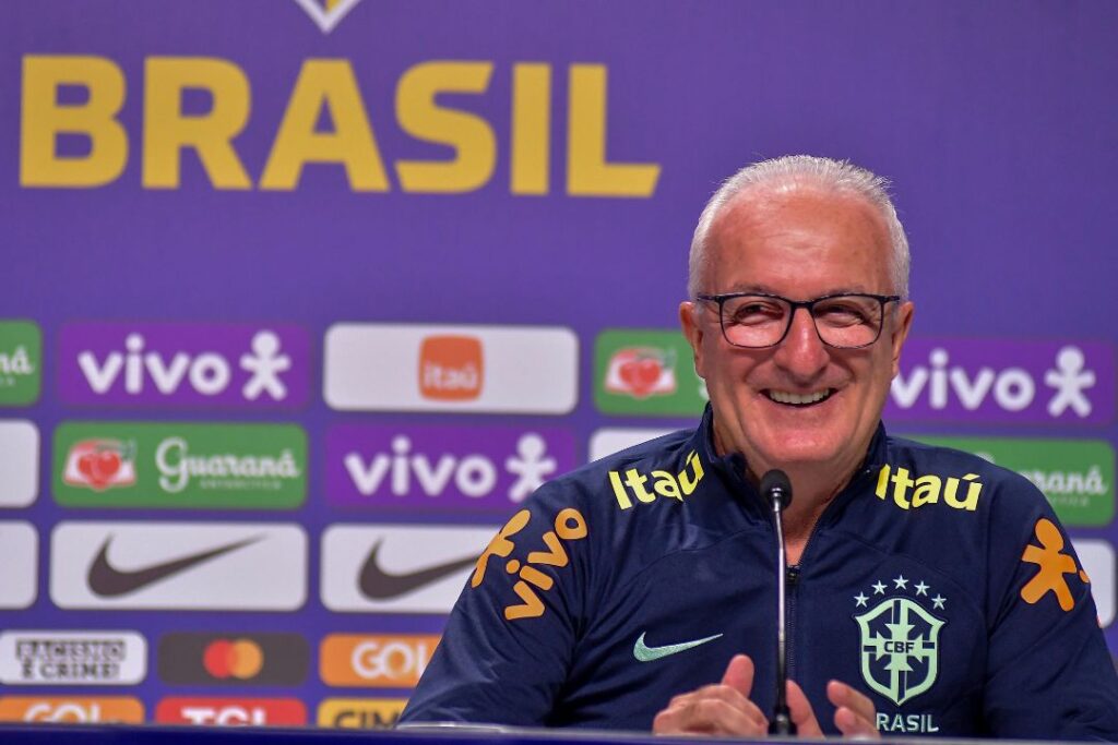 Treinador foi oficialmente apresentado à Seleção. | Foto: Divulgação/CBF