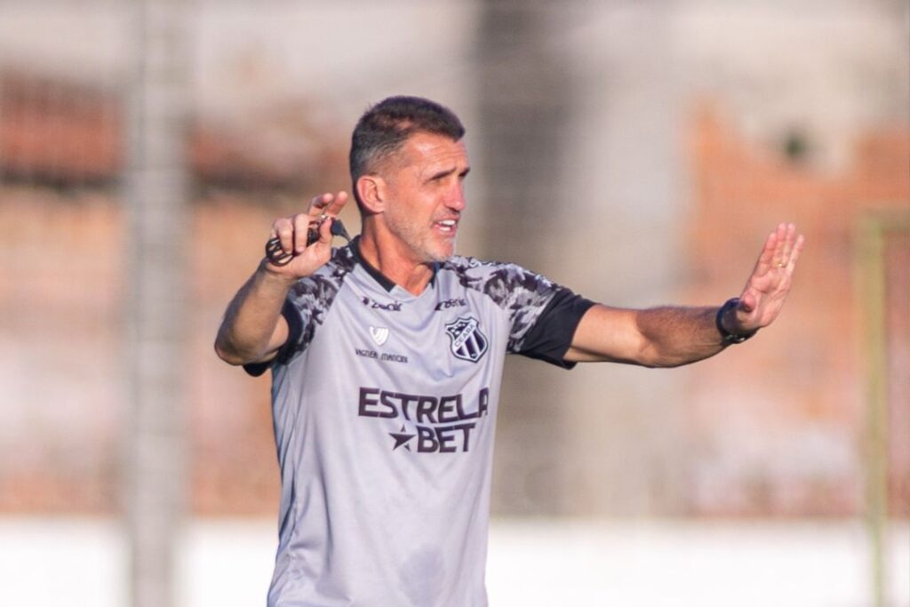 Mancini treinando o Ceará. | Foto: Divulgação/Cearasc